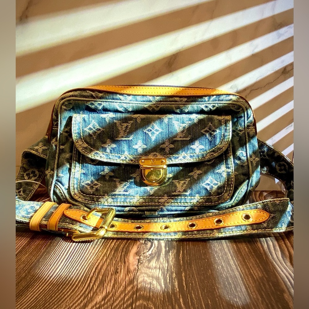 GENTLY USED - VINTAGE* LOUIS VUITTON MONOGRAM DENIM BUM BAG - Picture 2 of 10